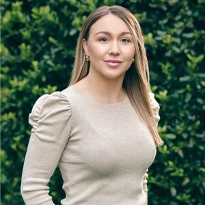 Meet your Posher, Carley daniel